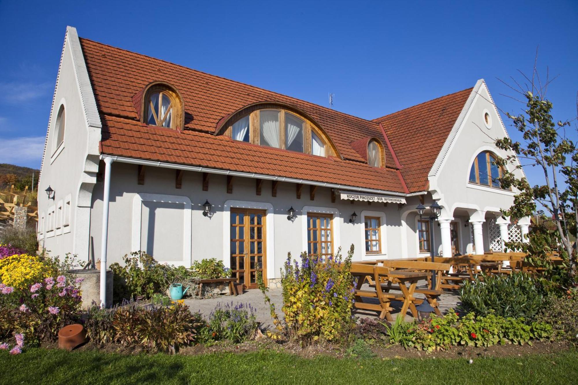 Koczor Winery & Guesthouse Балатонфюред Экстерьер фото